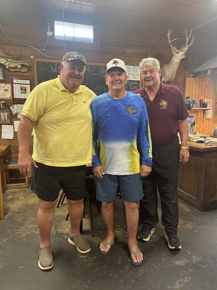 Had a great time with my brother Mike and Rick Sowell at Sowell’s BBQ in Three Rivers last weekend…it was great! Voted Best BBQ in Three Rivers! Rick was a teammate of mine at SWT, great player and even better person! #BobcatsHelpingBobcats