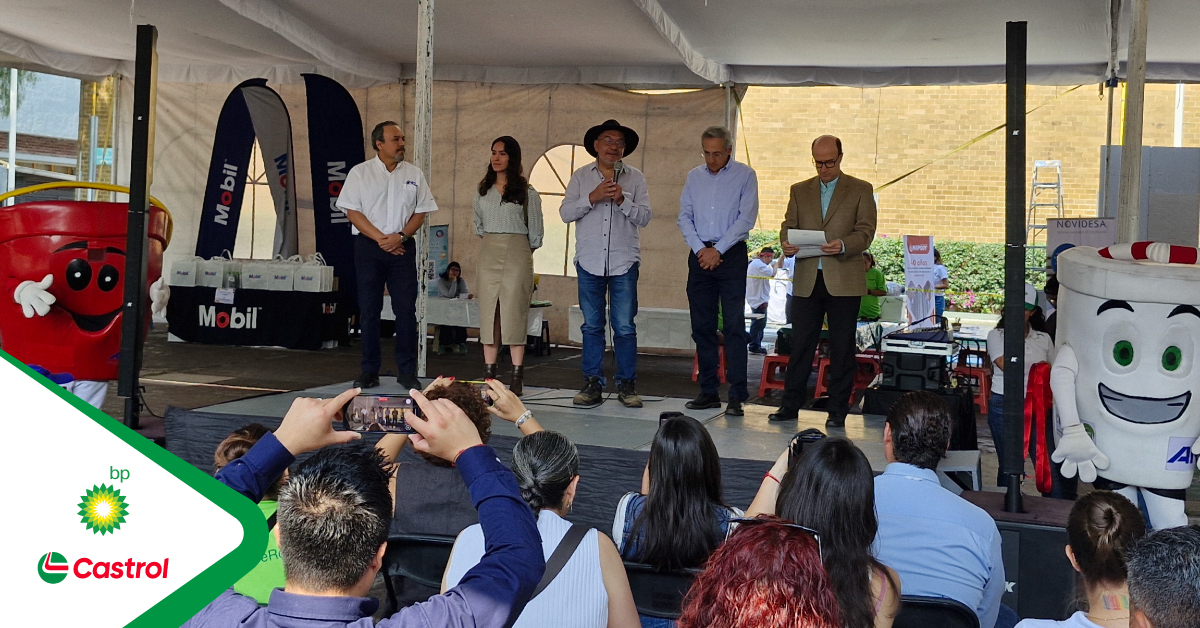 bp_MEX's tweet photo. ♻️ En bp y Castrol nos sumamos al #PLASTIanguis2025 organizado por la @ANIQuimica y la UNAM.​

Fátima Jiménez, HSE Sr. Advisor de Castrol Americas, entregó lo recolectado en nuestras oficinas. ​

¡Gracias a esta iniciativa, se evitaron 54 kg de CO₂e.! https://t.co/ehVJHSitIG