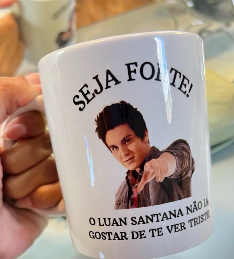 VSertanejo's tweet photo. Ela: sou fã do Luan Santana 

Eu: não diga mais nada! https://t.co/tNoKh72LZA