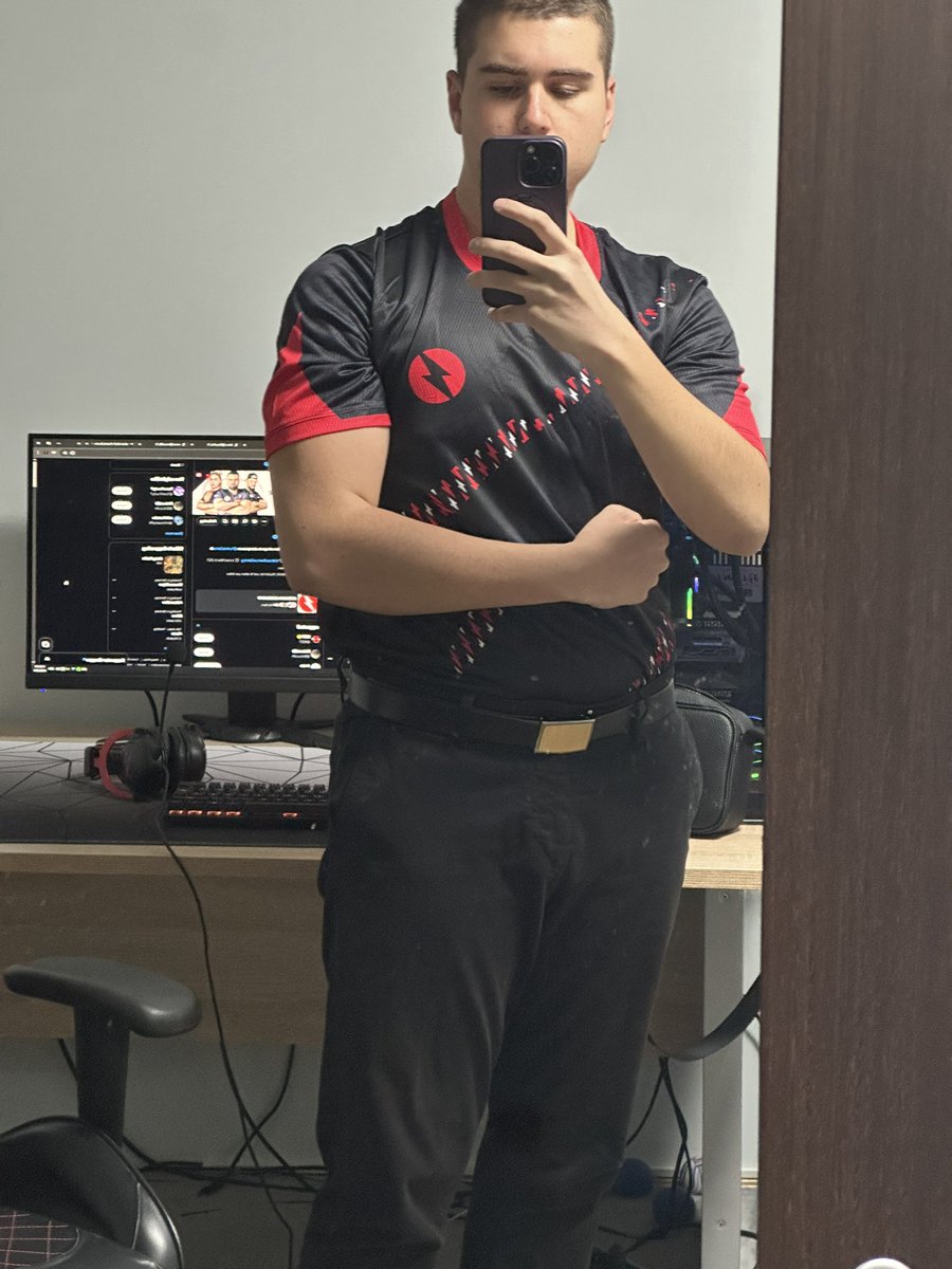 AVE ARCLIGHT tweet media