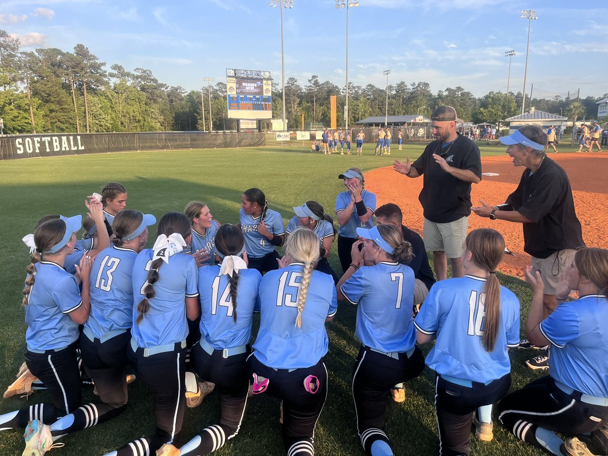 LOWER STATE CHAMPS! 

St. James softball defeats Berkeley, 1-0, in Game 2 to win the Class 5A-D2 Lower State finals! 

The Sharks are heading to the state title series! 🥎