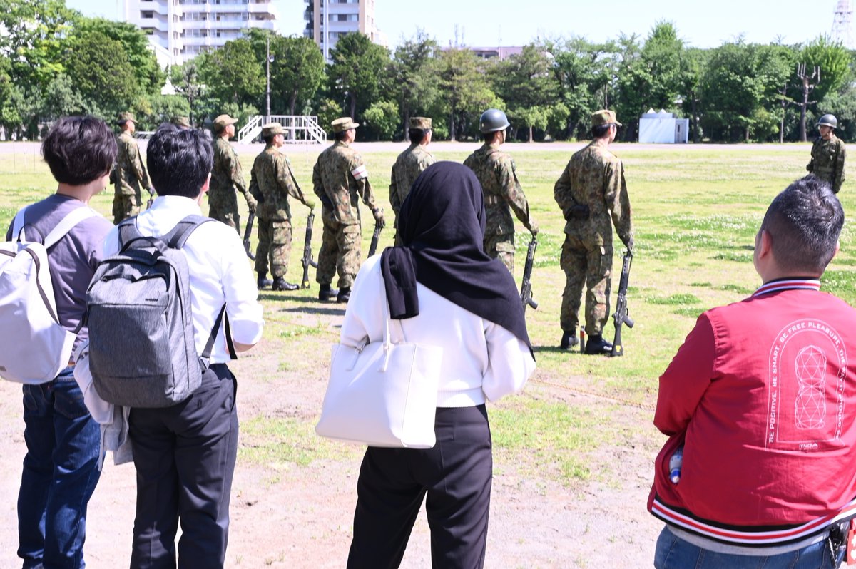 Jgsdf_Nerima's tweet image. #練馬駐屯地 の活動に関して部外から意見・要望を頂くため年間を通し委嘱している #防衛 ・駐屯地モニタ－を招待し駐屯地見学を実施し、ヘリポート、グラウンド、お風呂、宿泊隊舎を研修していただきました。
今年全ての寝具が新しく交換されモニターさんから綺麗になったとのお声をいただきました。