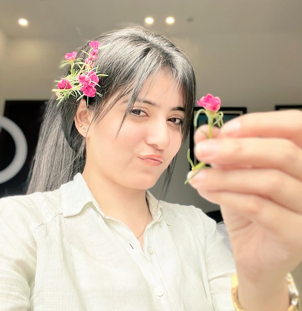 Good morning X Fame ❤️ 

Happy Thursday ❤️‍🩹🫰