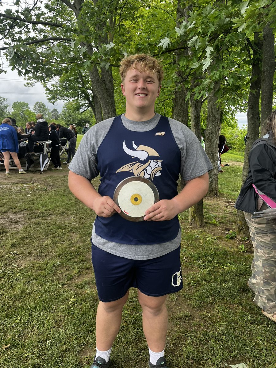 Tristian Graham finishes out a solid day with a massive PR-47’10”! He takes 5th in shotput