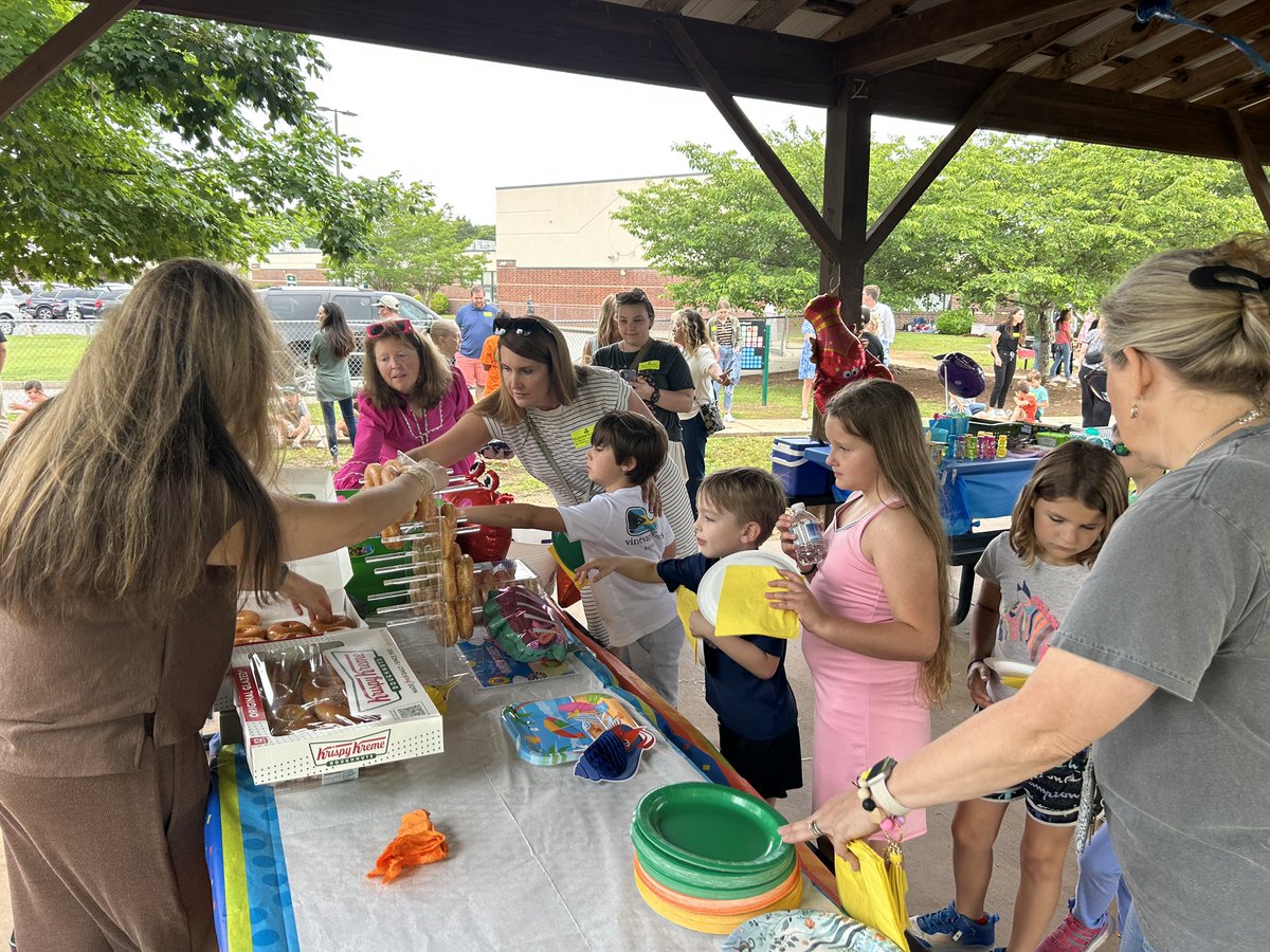 Mt. Vernon Exploratory School (@mvesgainesville) on Twitter photo Such a fun end of the year celebration with 1st Grade this morning! 🎉👏☀️ <a href="/Hall_Schools/">Hall County Schools</a> #Thankyouteachersandparents Such a fun end of the year celebration with 1st Grade this morning! 🎉👏☀️ <a href="/Hall_Schools/">Hall County Schools</a> #Thankyouteachersandparents
