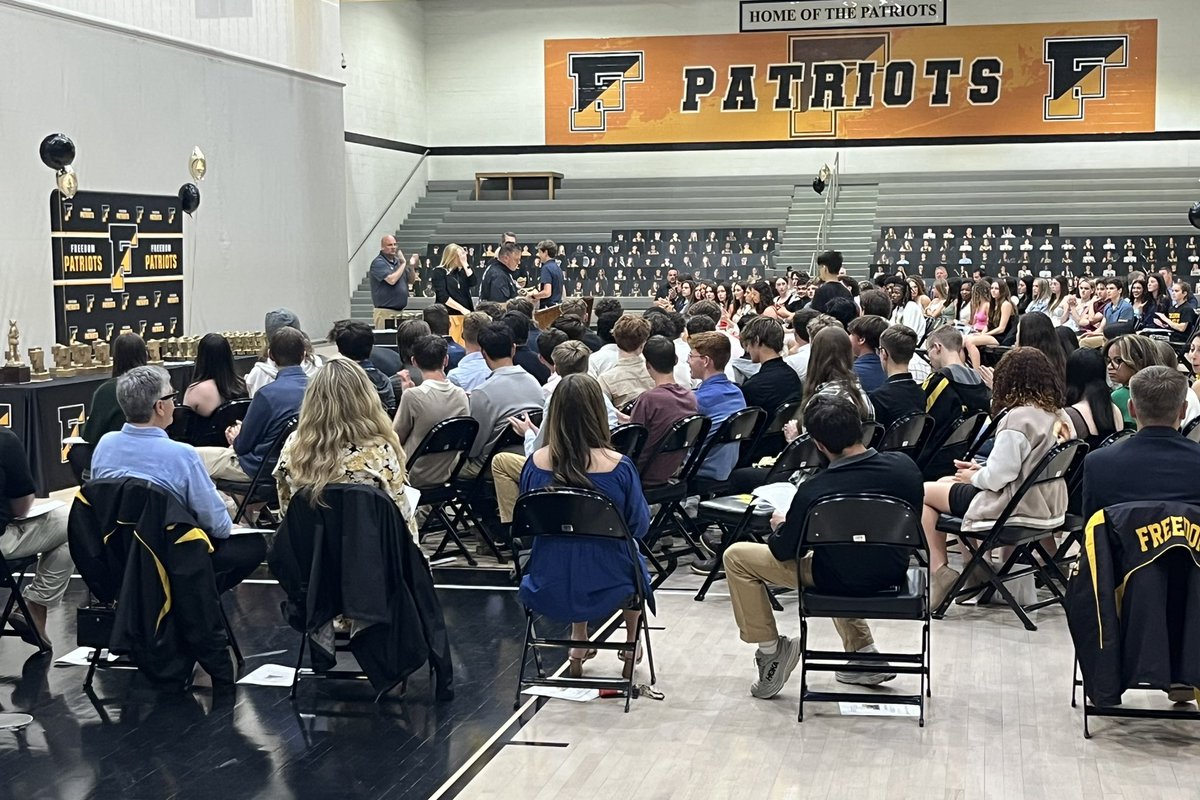 basdjacksilva's tweet image. Honoring the @BasdFreedom Athletes at tonight’s @fhssportsBASD Celebration of Athletics. So impressed by the accomplishments of FHS’s athletes and teams.  @BethlehemAreaSD #BASDproud