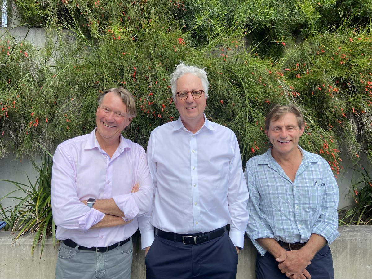 Mark Scott (@mscott) on Twitter photo Great to chat with Professors Stephen Simpson and David Raubenheimer on The Solutionists about how animals eat and human appetites. Listen to our full conversation: go.sydney.edu.au/VJg8HZ
#USYD #TheSolutionists <a href="/eatlikeanimals/">Prof David Raubenheimer & Prof Stephen Simpson</a> Great to chat with Professors Stephen Simpson and David Raubenheimer on The Solutionists about how animals eat and human appetites. Listen to our full conversation: go.sydney.edu.au/VJg8HZ
#USYD #TheSolutionists <a href="/eatlikeanimals/">Prof David Raubenheimer & Prof Stephen Simpson</a>