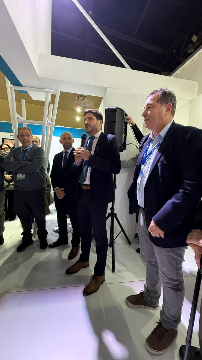 Unión Industrial SFe (@uisfok) on Twitter photo Presentes en #Arminera2025
La UISF fue parte de la mayor exposición minera de Argentina. Junto a Adimra, acompañamos al gobernador <a href="/maxipullaro/">Maximiliano Pullaro</a> y al ministro <a href="/GustavoPuccini/">Gustavo Puccini</a> y saludamos la permanente iniciativa del <a href="/GobSantaFe/">Gobierno de Santa Fe</a> para incentivar la articulación público-privada. Presentes en #Arminera2025
La UISF fue parte de la mayor exposición minera de Argentina. Junto a Adimra, acompañamos al gobernador <a href="/maxipullaro/">Maximiliano Pullaro</a> y al ministro <a href="/GustavoPuccini/">Gustavo Puccini</a> y saludamos la permanente iniciativa del <a href="/GobSantaFe/">Gobierno de Santa Fe</a> para incentivar la articulación público-privada.