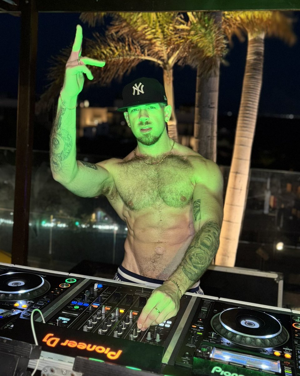 DJ set at the Thompson Rooftop