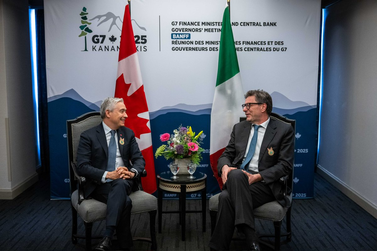 François-Philippe Champagne (FPC) 🇨🇦 (@fp_champagne) on Twitter photo Discussion chaleureuse et productive avec mon collègue italien <a href="/gio001giancarlo/">Giancarlo Giorgetti</a> sur la façon de renforcer notre coopération dans le secteur de la défense — notamment par une collaboration accrue en matière de capacité industrielle et de partenariats stratégiques. Discussion chaleureuse et productive avec mon collègue italien <a href="/gio001giancarlo/">Giancarlo Giorgetti</a> sur la façon de renforcer notre coopération dans le secteur de la défense — notamment par une collaboration accrue en matière de capacité industrielle et de partenariats stratégiques.