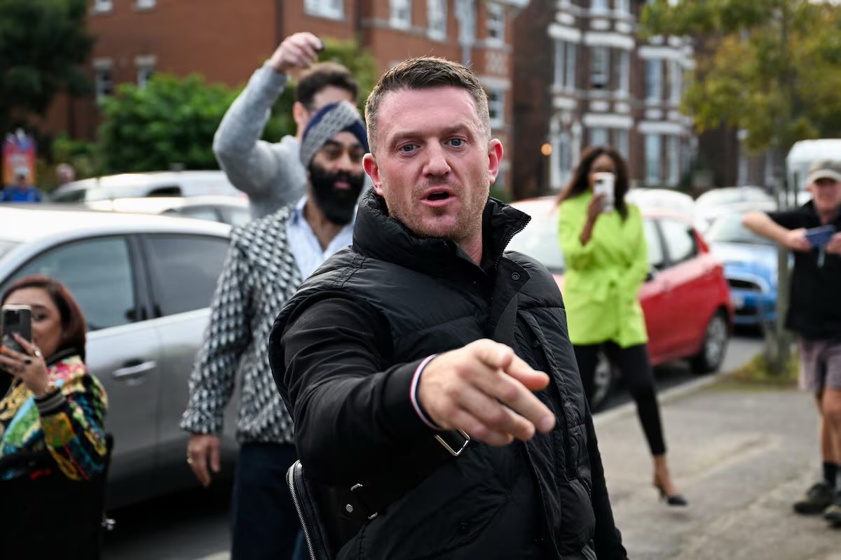 BreannaMorello's tweet image. 🚨PAY ATTENTION🚨

Tommy Robinson is expected to be released from prison this week, but now he’s being hit with a new charge. 

He is now charged with harassment and the two alleged victims are paparazzi who tracked him down on vacation abroad and doxxed his family.
 
This comes…