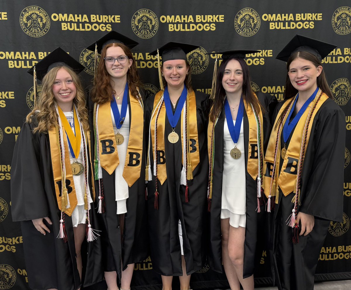 BHSedrising's tweet image. Congratulations to the class of 2025! From signing day to completing the pathway, and graduating, we wish you the best as you continue to do amazing things. 💛🖤🍎