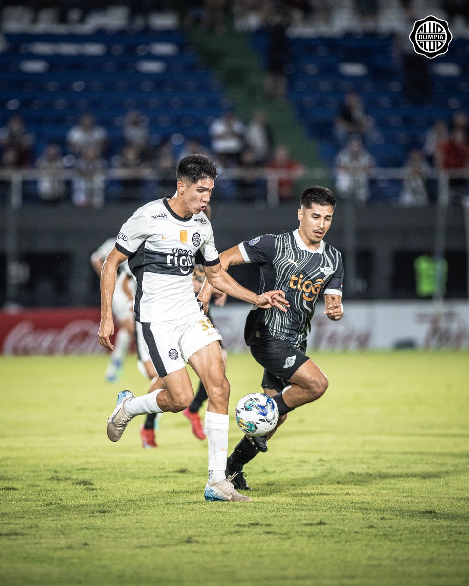 ⚽️ 𝐓𝐨𝐫𝐧𝐞𝐨 𝐀𝐩𝐞𝐫𝐭𝐮𝐫𝐚 𝟐𝟎𝟐𝟓.

70’ | 1-1 | Dos cambios en el Decano, en ventanas consecutivas.

⬆️ Axel Alfonzo y Marcos Gómez.
⬇️ Lisandro López y Luís Abreu.

#OlimpiaLibertad
#SoyDelOlimpia ⚪️⚫️⚪️