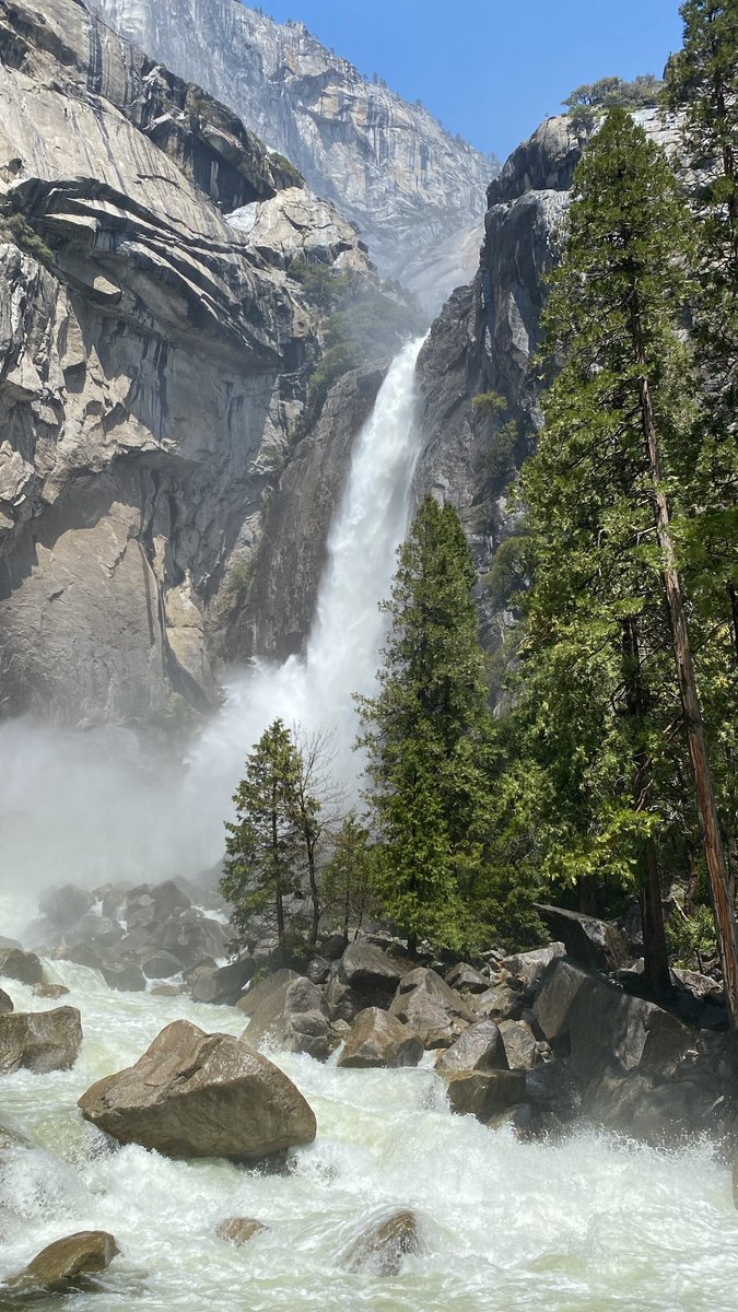 Selene_Vicsu's tweet photo. La magia diurna y nocturna de Yosemite https://t.co/VlNdACFA9c