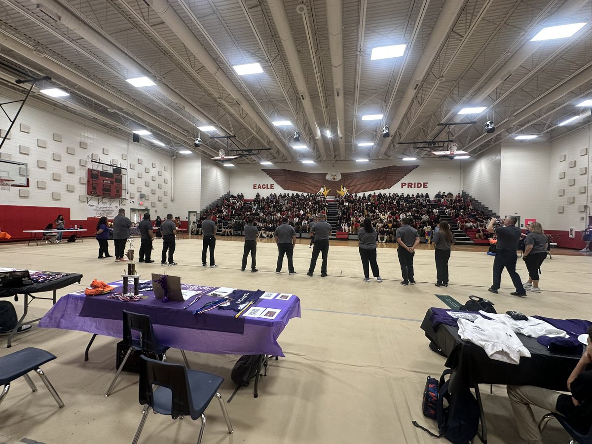 Ensor Athletics (@ensorathletics) on Twitter photo Thank you <a href="/Eastlake_HS/">Gilbert R . Martinez</a> <a href="/EHSFalconSports/">Eastlake_Falcon_Athletics</a> <a href="/EHSTrack_/">Eastlake Track and Field</a> <a href="/EHSFalconFB/">Eastlake HS Football</a> @eastlake <a href="/Eastlake_Vball/">Eastlake Volleyball</a> <a href="/EastlakeSoftba1/">EastlakeSoftball</a> <a href="/TheLakeBoysBB/">Eastlake Falcon Basketball</a> <a href="/Eastlake_cheer/">EastlakeCheer</a> <a href="/falcon_booster/">Falcon Baseball Booster Club</a> <a href="/EHSoccerENGLAND/">EHSFalconSoccerFTF</a> & all EHS programs for their annual Athletic visit. ๐ฆ
Great opportunity for our Future Falcons! Thank you <a href="/Eastlake_HS/">Gilbert R . Martinez</a> <a href="/EHSFalconSports/">Eastlake_Falcon_Athletics</a> <a href="/EHSTrack_/">Eastlake Track and Field</a> <a href="/EHSFalconFB/">Eastlake HS Football</a> @eastlake <a href="/Eastlake_Vball/">Eastlake Volleyball</a> <a href="/EastlakeSoftba1/">EastlakeSoftball</a> <a href="/TheLakeBoysBB/">Eastlake Falcon Basketball</a> <a href="/Eastlake_cheer/">EastlakeCheer</a> <a href="/falcon_booster/">Falcon Baseball Booster Club</a> <a href="/EHSoccerENGLAND/">EHSFalconSoccerFTF</a> & all EHS programs for their annual Athletic visit. ๐ฆ
Great opportunity for our Future Falcons!