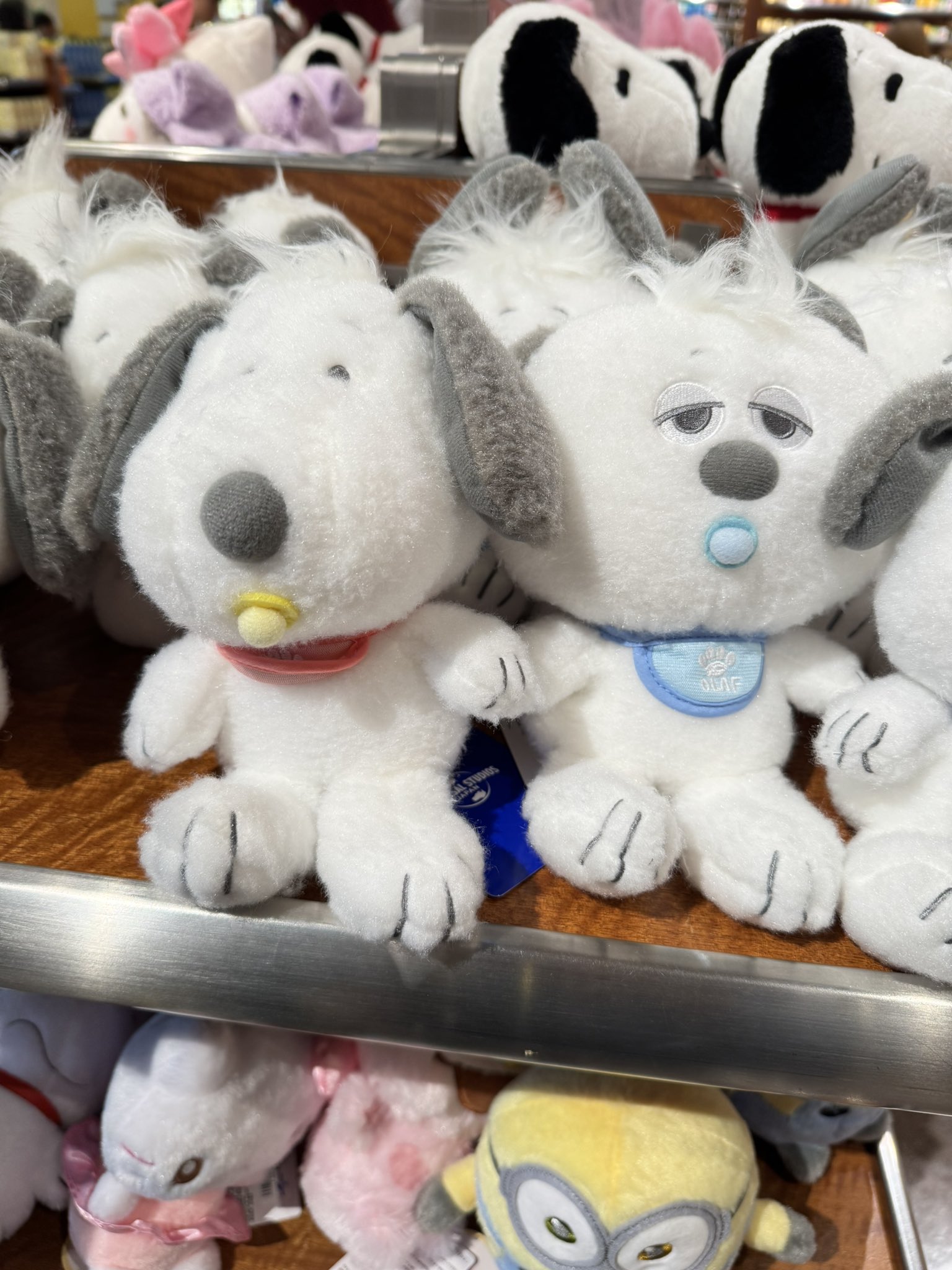 USJ 限定 2つ オラフ ベビーぬいぐるみ おしゃぶり スヌーピー