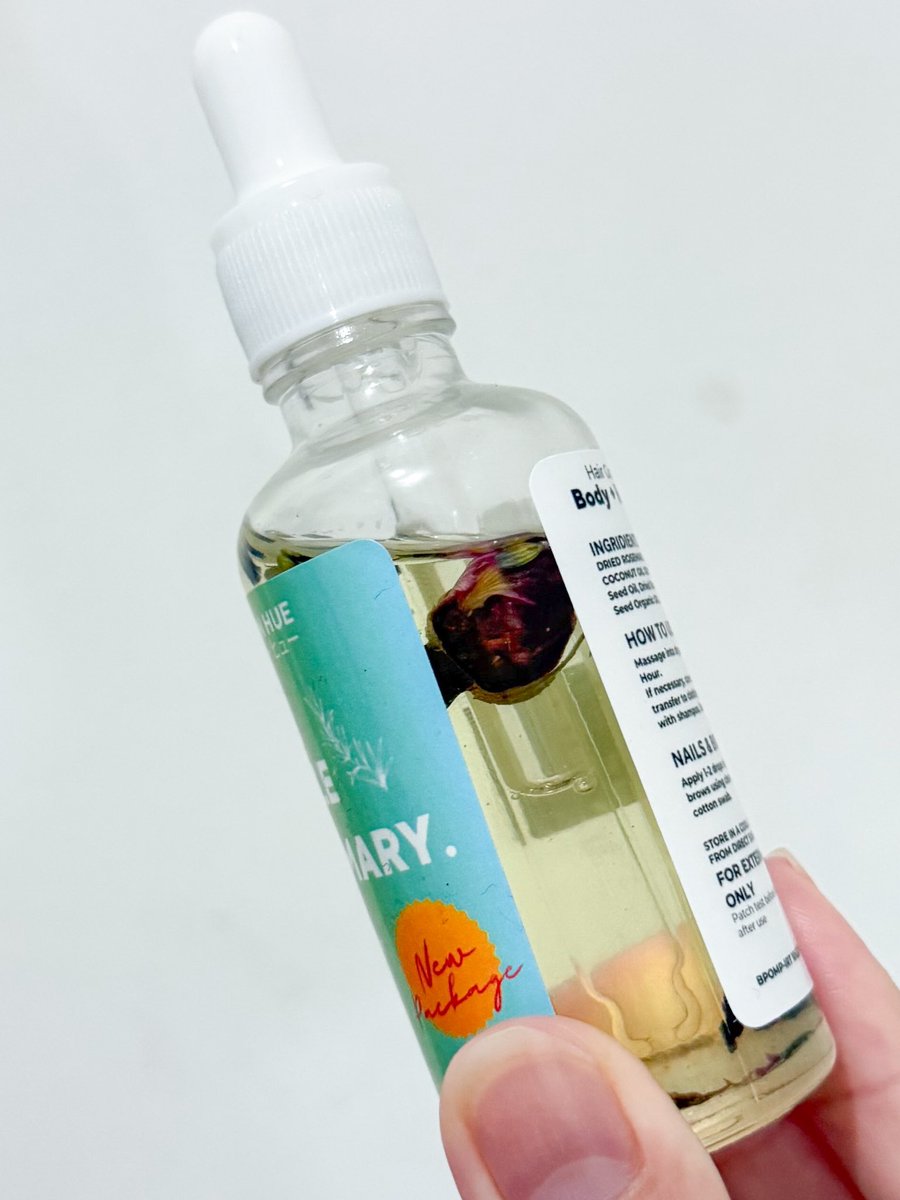 beautyayyy's tweet image. STOP UNDERESTIMATE HAIRCARE LOKAL, APALAGI INI SALAH SATU PELOPOR ROSEMARY OIL DARI TAHUN 2022 💇🏻‍♀️🌹

dan aku udah nyobain sendiri hasilnya gimana. Apalagi ada dht blocker yg bisa cegah kerontokan krn hormon🫱🏻‍🫲🏼