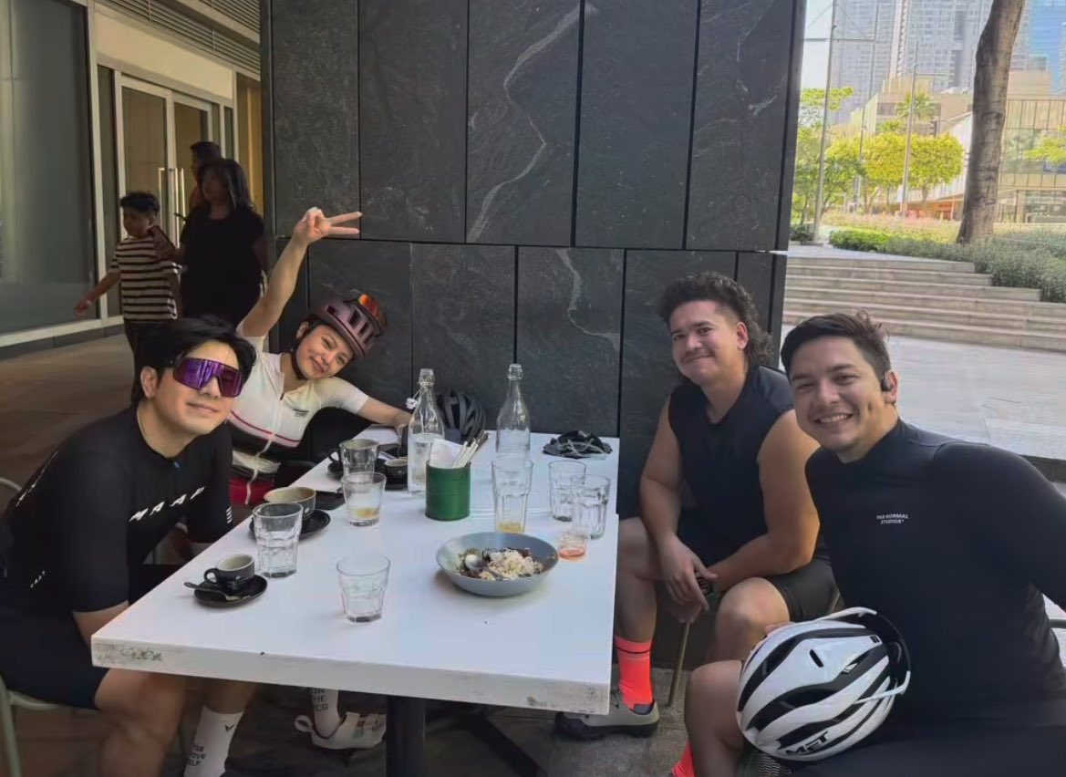 kookjinnieslove's tweet image. Sino ang bet din mga offcam ganap? Kung agree ka sa akin bka pwede mag REPOST ka pero kapag hindi malamang hanggang LIKE ka lang.Malinaw yan on survey ako. Help lng patrend pra mag inggay tayo sa socmed. 
RELIVE KIMPAU KMOMENTS

#KimPauNewSeryeSoon
#KimPau  #KimChiu #PauloAvelino