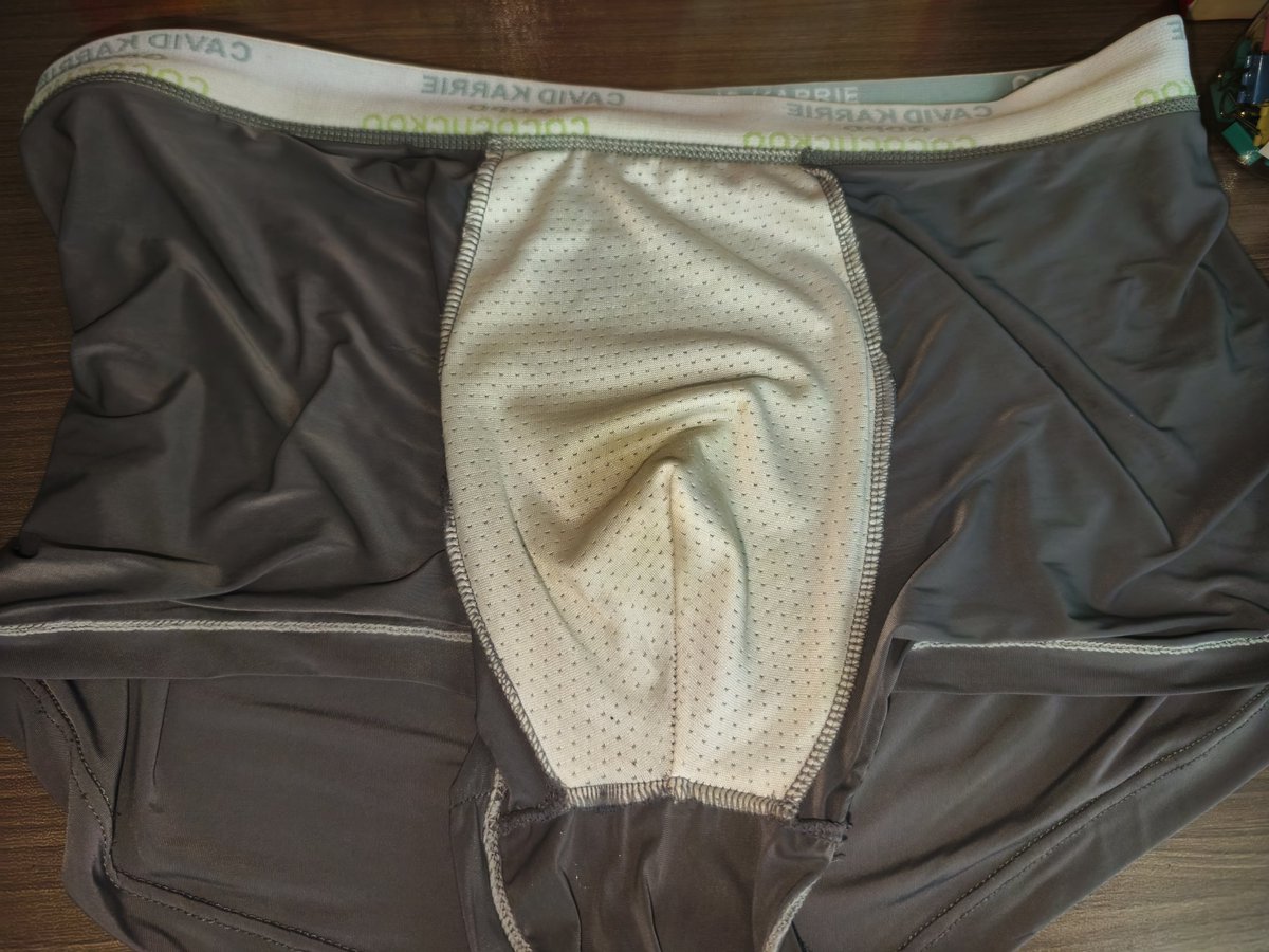 转发+关注，抽人送了去，26号截止

yw内裤，天天被尿液和精液浇灌，离老子鸡巴最近的地方，满满荷尔蒙雄臭，足够让贱🐶爽的流水