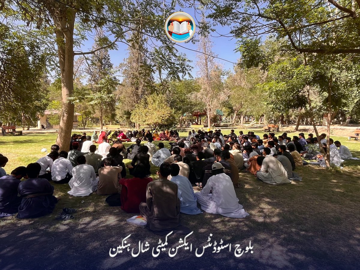 BsacQtaZone's tweet photo. بساک شال ھنکین ءِ نیمگ ءَ چہ مزنیں ھیلکاری دیوانے کار مستر ارشد بلوچ ءِ سروکی ءَ برجم دارگ بوت۔ دیوان ءِ مہمان بُنجاھی کماش شبیر بلوچ، ءُ بُنجاهی سنگت محمد بلوچ ءُ پیر جان بلوچ بوتگ اَنت۔ 

سرھال: The Cuban Revolution: Causes, Struggle and Consequences 

تْران کار: مھمد بلوچ https://t.co/vbNctzruce