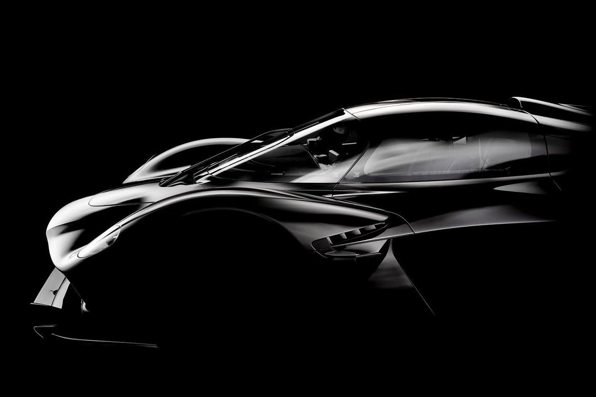 Incredible Valkyrie image taken at HWM by the very talented Axel Ruhomaully @axelruhomaully.photography 

#AstonMartin #Valkyrie #HWM