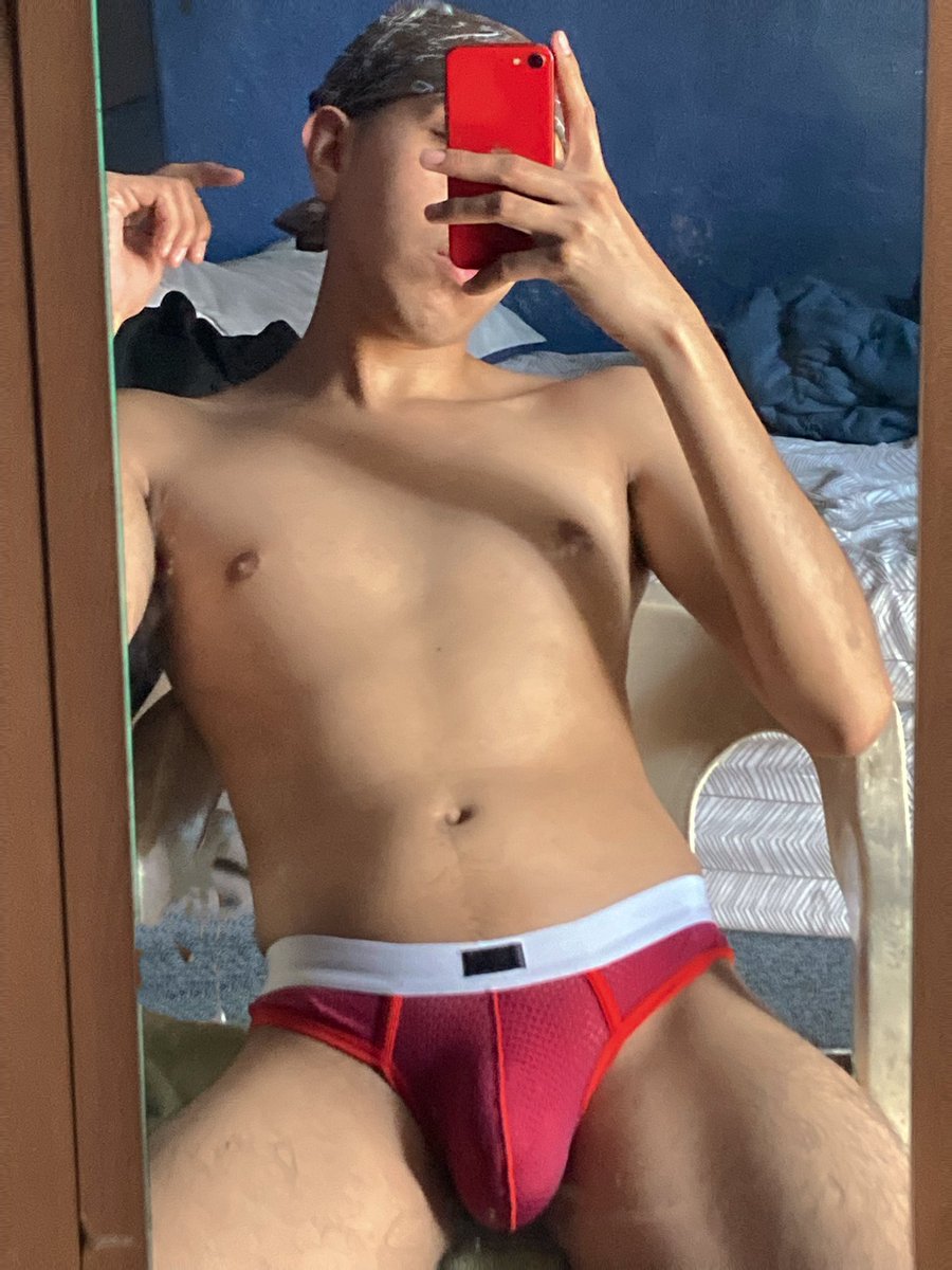 ricardohernanz's tweet photo. Vg o culo ¿que quieren? 🍆🍑 https://t.co/jHmWxgskpA