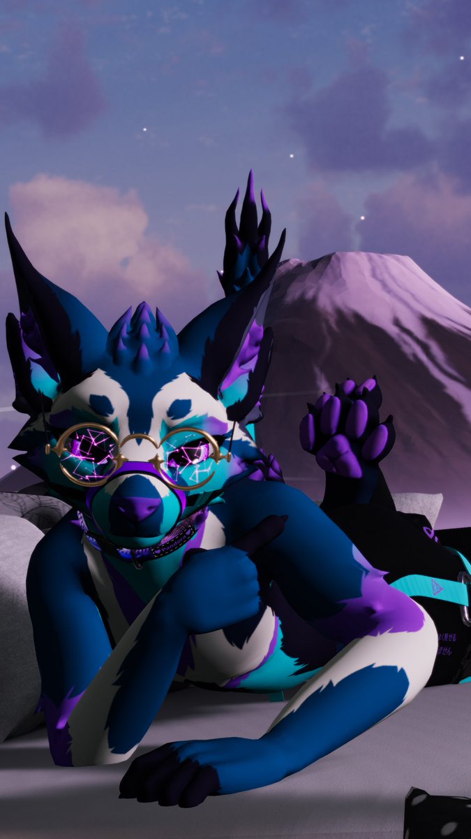 Idk something about #PawDay 👀

#VRChat #Deuzear #furry