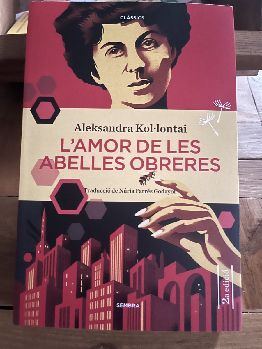 A llegir #NúriaFarrés ⁦<a href="/SembraLlibres/">Sembra Llibres</a>⁩