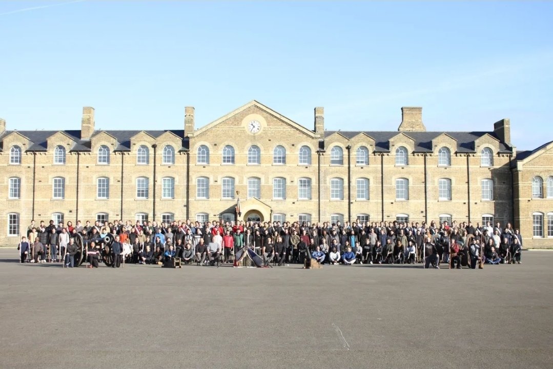 Day 9 BTS Napoleon. 
This was a tough boot camp to run, as Covid testing and social distancing had an impact on how we delivered training to over 500 supporting artists in the UK and a further 500 in Malta. 

#Napoleon 
#militaryadvisor 

militaryadviserforfilmandtv.com/2024/02/04/nap…