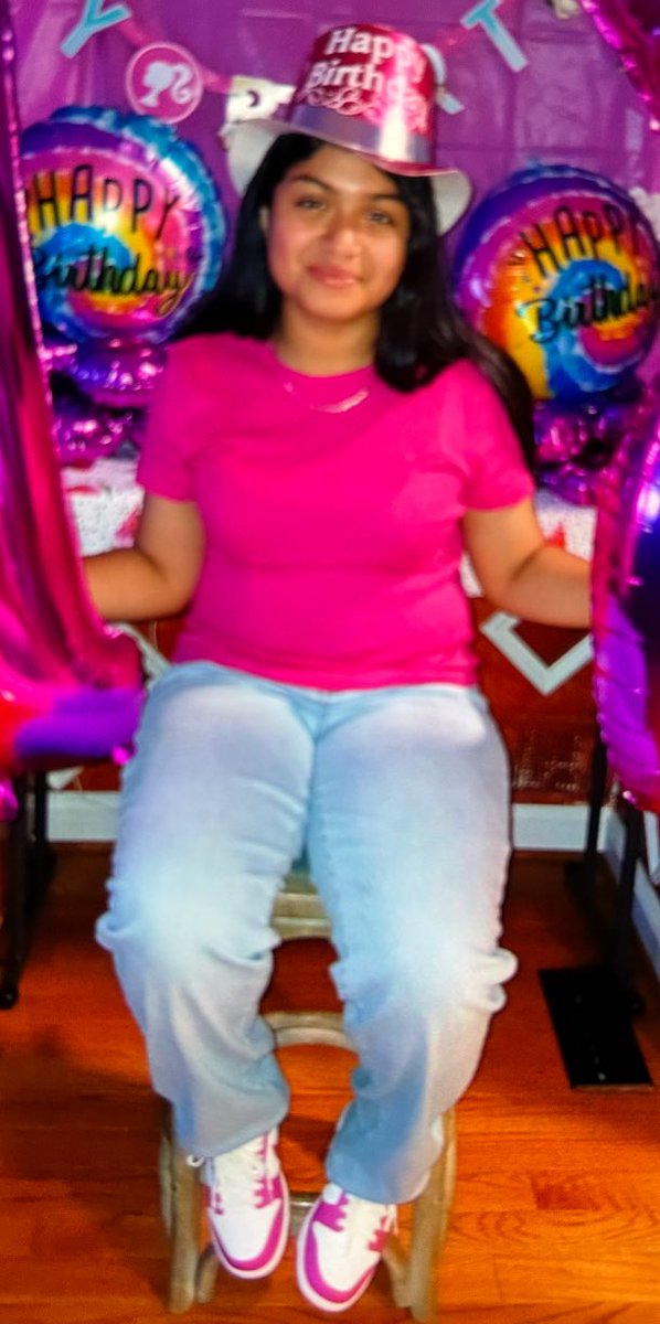 FairfaxCountyPD's tweet photo. #Missing 12-year-old Jennifer Martinez Bonilla last seen yesterday around 9 pm in the 7300 block of Lamar Drive in Springfield. She is 5', 150lbs, blk hair, &amp; bro eyes. Wearing blue jean shorts &amp; pink shirt. Endangered due to mental &amp;/or physical health concerns. Call 911 w/info. https://t.co/T4uwYIxkWd