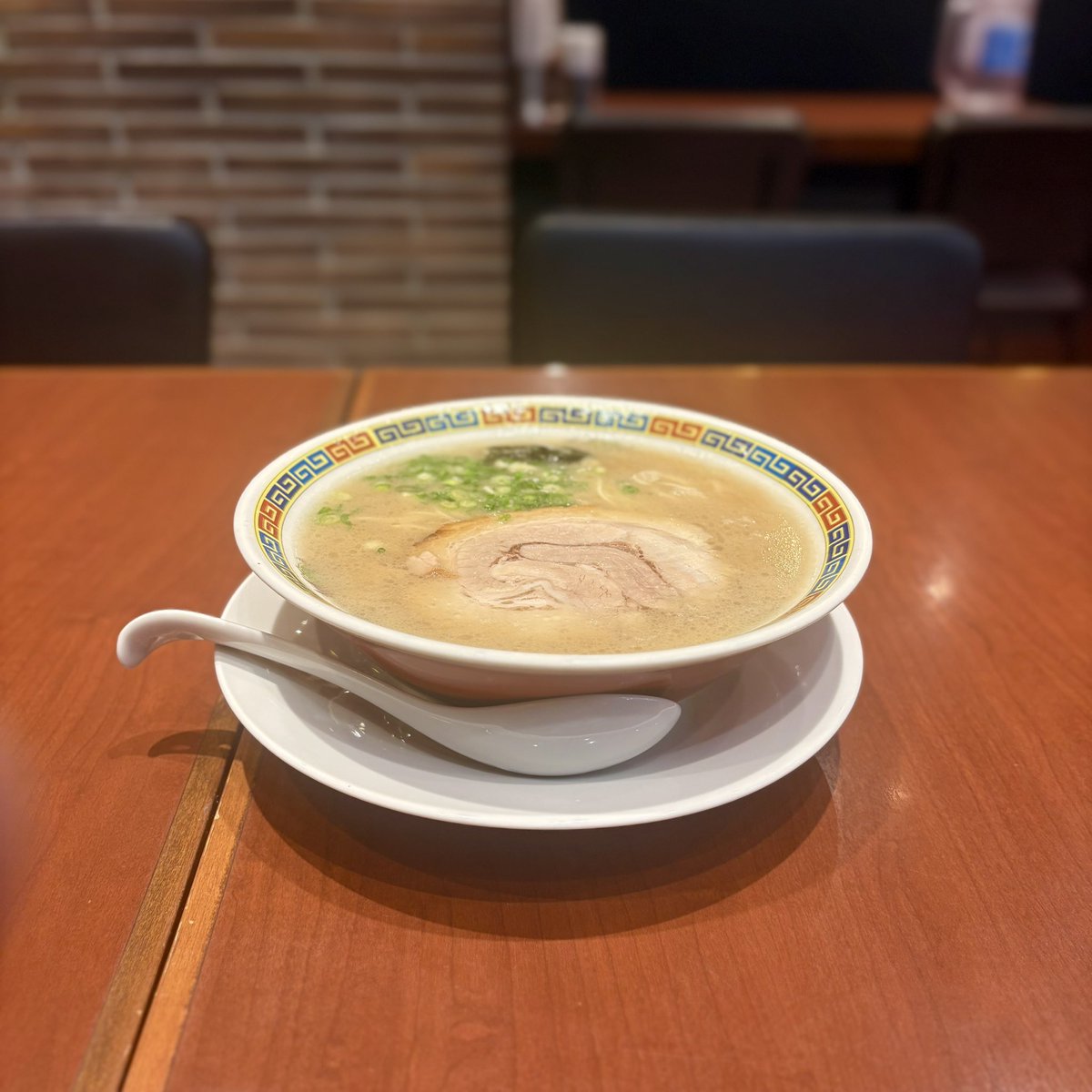 kit_ko_oji's tweet photo. 横浜で高円寺気分♪
#ヨドバシ横浜 #yygourmet #ちゃぶ屋とんこつらぁ麺 #CHABUTON #高円寺健太 #高円寺 https://t.co/ziua4I27JP