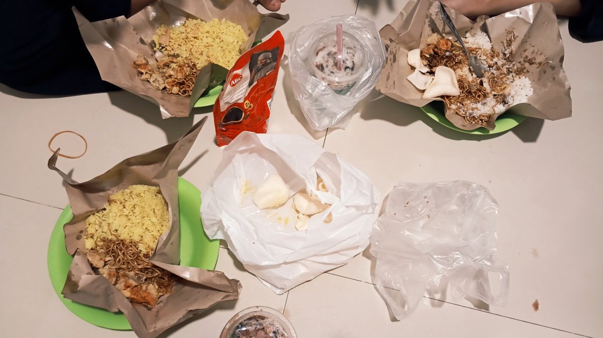 psychejuney's tweet image. porsi kuli bjir, sangat worth it tuk anak kost 😋