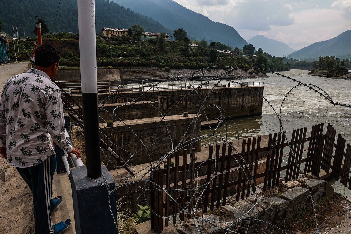 Himal Southasian (@himalistan) on Twitter photo Pakistan’s paranoia over India suspending the Indus Waters Treaty after the Pahalgam attacks is unfounded, lacking an understanding of geography, hydrology or its water security, writes <a href="/Daanibhai/">Daanish Mustafa 🇵🇸 دانش مُصطفیٰ</a>: himalmag.com/politics/indus… Pakistan’s paranoia over India suspending the Indus Waters Treaty after the Pahalgam attacks is unfounded, lacking an understanding of geography, hydrology or its water security, writes <a href="/Daanibhai/">Daanish Mustafa 🇵🇸 دانش مُصطفیٰ</a>: himalmag.com/politics/indus…