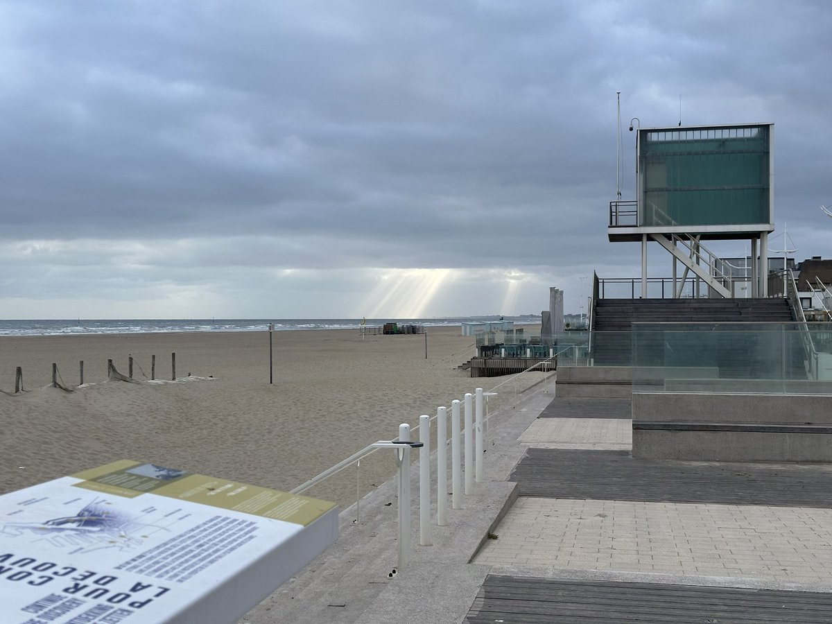 Bonjour from Dunkirk, I’ll be live on KMTV from the beaches where more than 300,000 troops were evacuated from 1940. 

You can watch live on KMTV.co.uk ,  Channel 7 and on YouTube from 7am BST