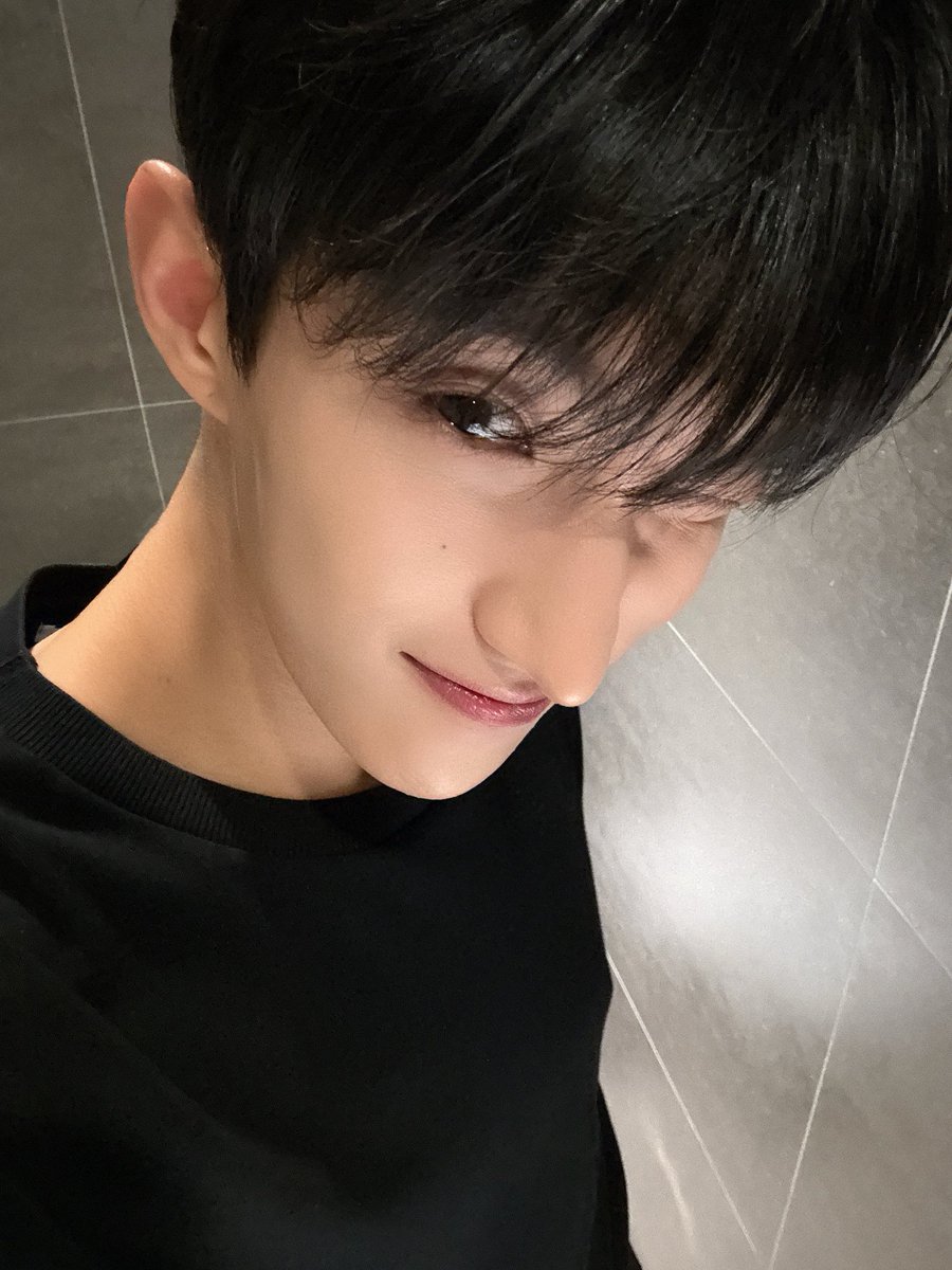 svtranslation's tweet photo. 250522 #dk 🌟

#도겸 @pledis_17 https://t.co/ioHDOhFXz6