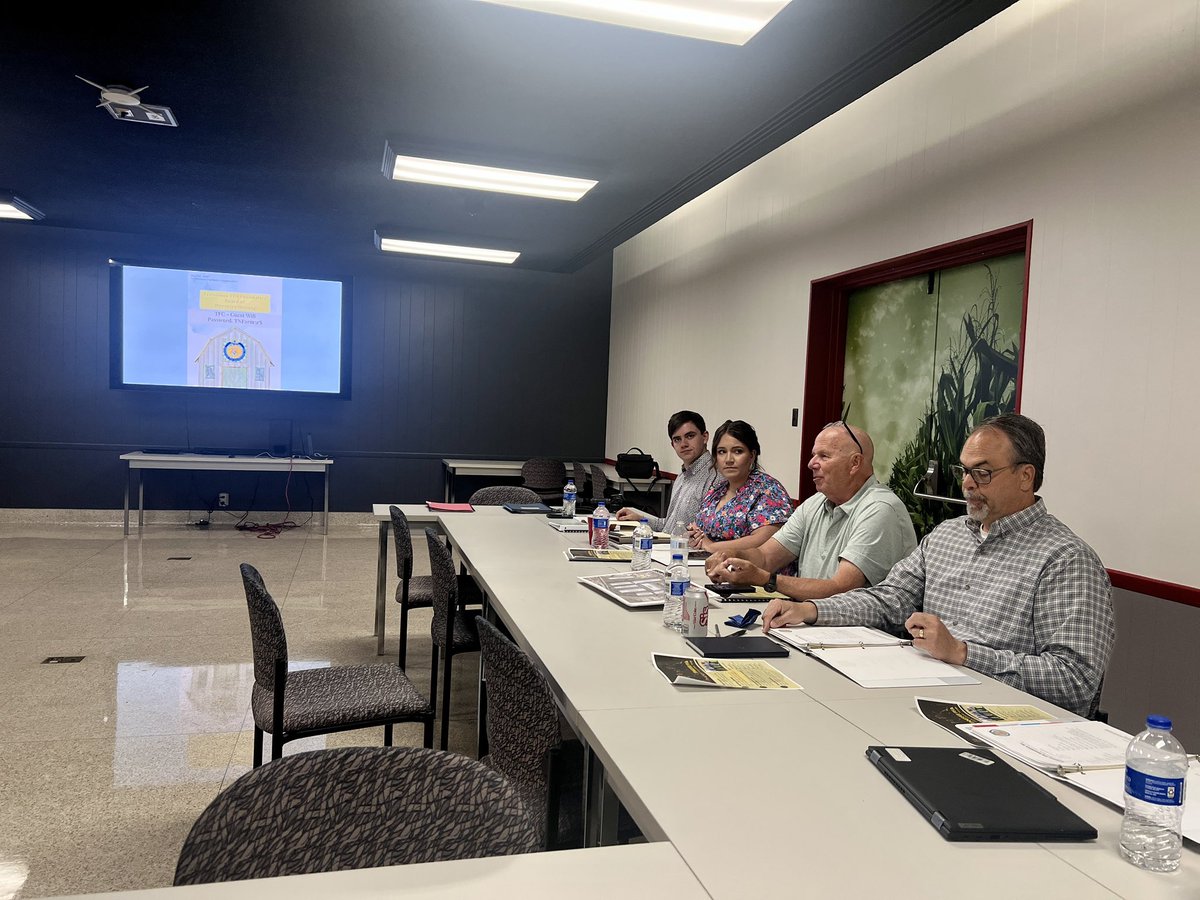 TNFFAFoundation's tweet image. “Volunteers don’t do what they do because they have the time. They do it because they have the heart.” -Adam Tipton 

Our board of directors gathered for a productive meeting, united by a shared passion for supporting the future of FFA in TN! Thank you to @TNFarmers  for hosting!
