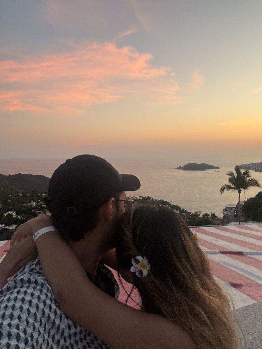 NormaBertheau's tweet photo. Tú eres la luz que me guía
Tú eres la voz que me calma
Tú eres la lluvia de mi alma
Y eres toda mi verdad. https://t.co/L3ZoidNnCv