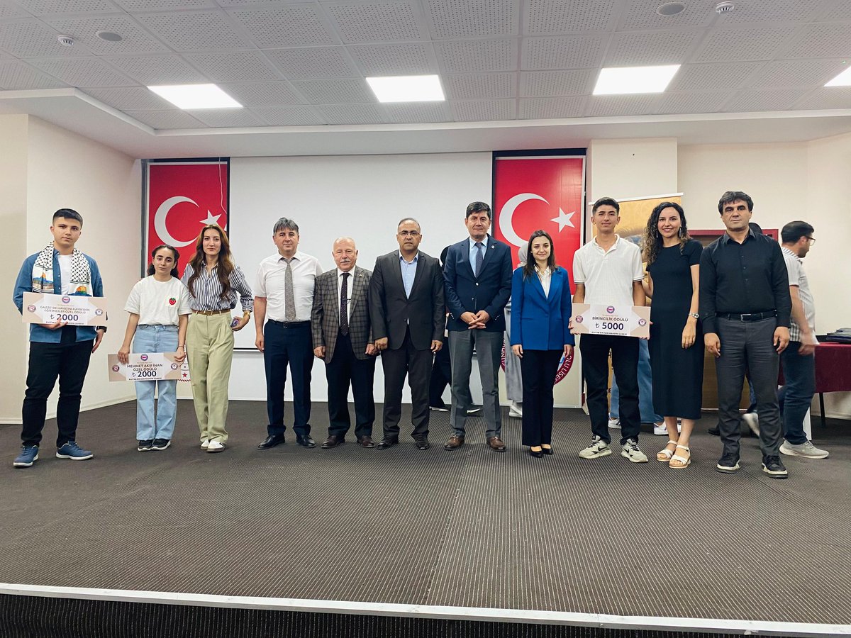 Katıldığımız "Bir Bilenle Bilge Nesil" adlı projede  10-B sınıfından Şehmus Demir adlı öğrencimiz Mardin il birincisi oldu💪🏻 Öğrencimizin başarılarının devamını diler, emeği geçen öğretmenlere teşekkür ederiz. 
 
<a href="/mardinilmem/">Mardin İl Millî Eğitim Müdürlüğü</a> 
<a href="/kiziltepemem47/">Kızıltepe İlçe Milli Eğitim Müdürlüğü</a>
<a href="/SuleymnAKIN/">Süleyman AKIN🇹🇷</a>
<a href="/makdag47/">Makdag</a>