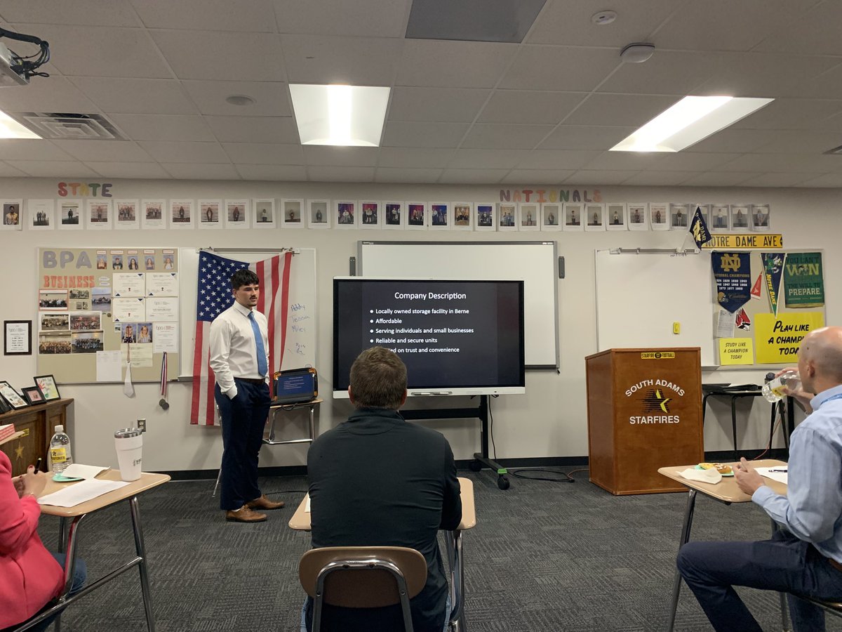 Mosersclassroom's tweet photo. Many thanks to these local business leaders for taking the time to listen and share valuable feedback on our business plans today! https://t.co/DXAmkOV52Y