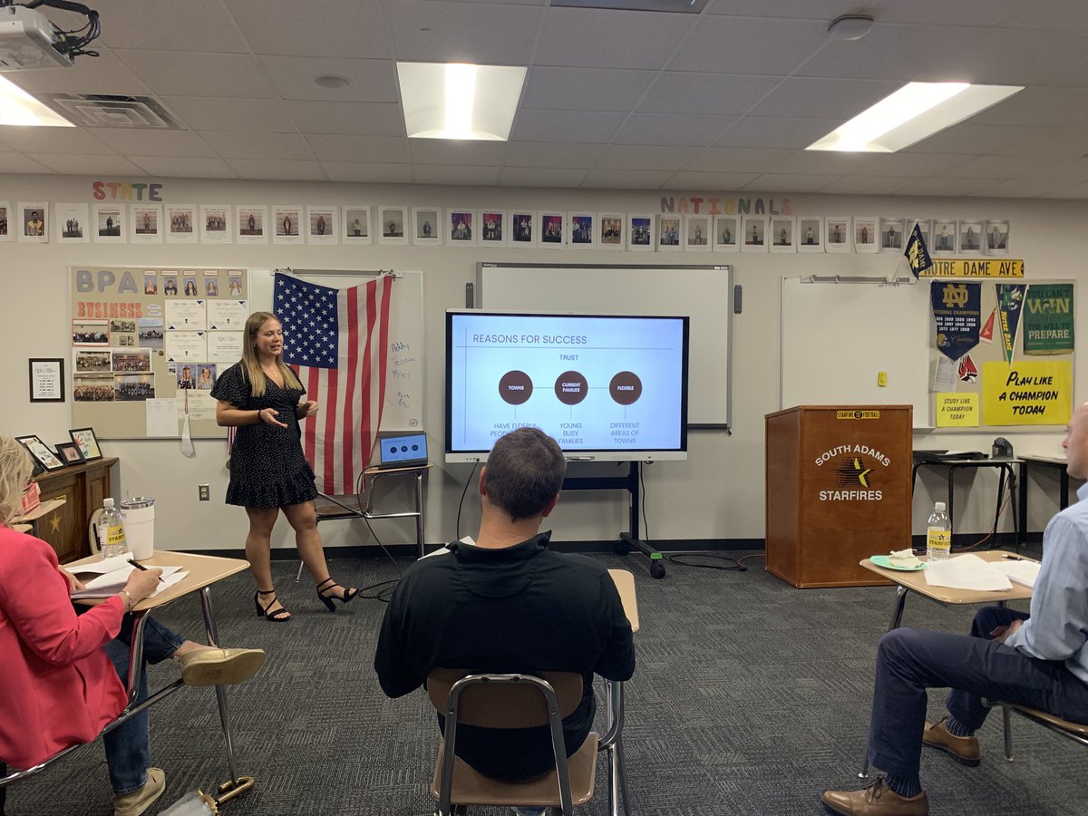 Mosersclassroom's tweet photo. Many thanks to these local business leaders for taking the time to listen and share valuable feedback on our business plans today! https://t.co/DXAmkOV52Y