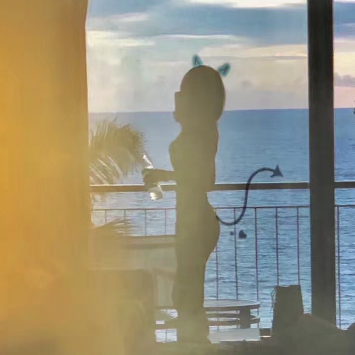 aillbee's tweet image. ⠀
⠀
⠀ㅤ   🐝 sometimes it creates honey,
                 sometimes it leaves a sting.

⠀ㅤ ㅤ