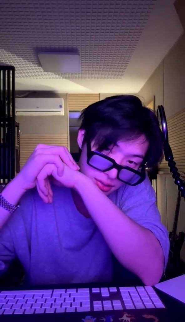 i_wanna_cry_rn_'s tweet photo. ୨ৎ hit up the dm's #fixon ୨ৎ
────୨ৎ────────୨ৎ────
#AtinySelcaDay #ATSD #ATEEZ
#에이티즈 #MINGl #민기 #SONGMINGI @ATEEZofficial @ATEEZofficialjp https://t.co/402wISGe8K