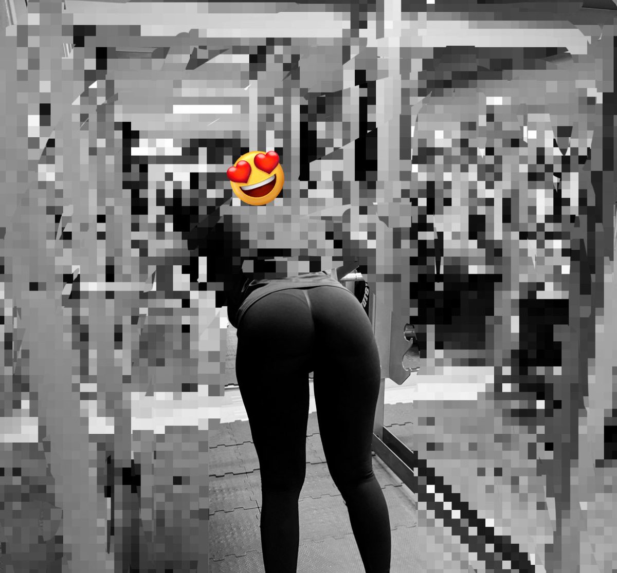 Quien me ayuda por detrás a hacer sentadillas?
🏋🏽‍♀️