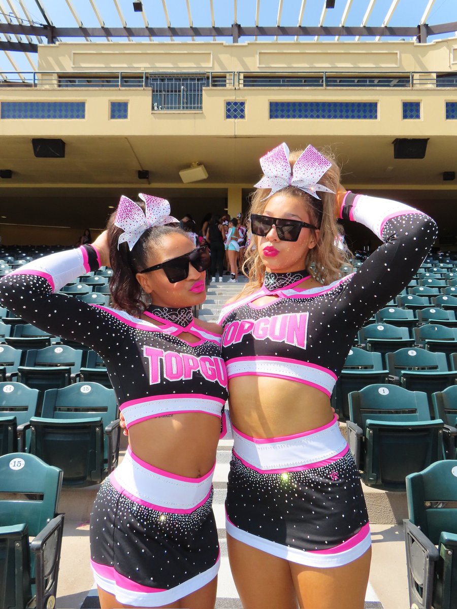 Had to come back for my super senior szn!!🩷🩷