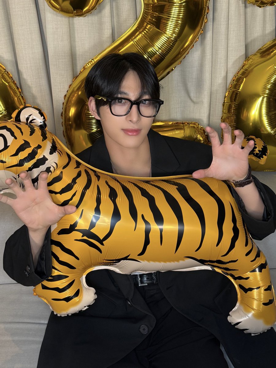 JUSTB_Official's tweet photo. 📸HAPPY LIMJIMIN DAY

𝙘𝙖𝙥𝙮𝙗𝙖𝙧𝙖 𝙘𝙖𝙥𝙮𝙗𝙖𝙧𝙖 𝙘𝙖𝙥𝙮𝙗𝙖𝙧𝙞 ·˚🐷 ᝰ* !!🖤🎶

#JUSTB #저스트비
#임지민 #LIMJIMIN https://t.co/UEmbAvgXG8