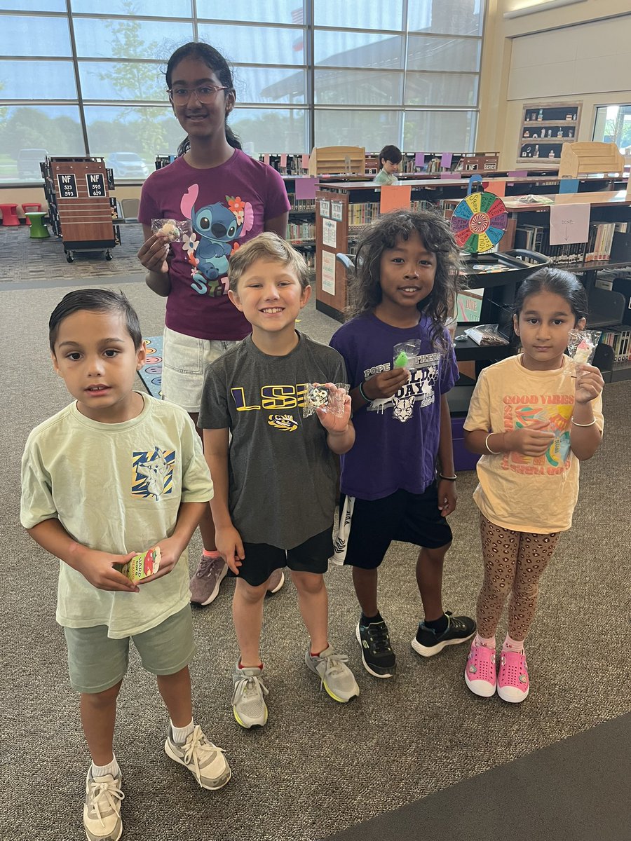 Batman returns his books to the library! What an upstanding patron. 🦇 Check out our 3D printing projects, more spinner winners, and the final day of fourth grade library assistant training. #thehappiestlibraryonearth <a href="/CyFairLibraries/">CyFairLibraries</a>