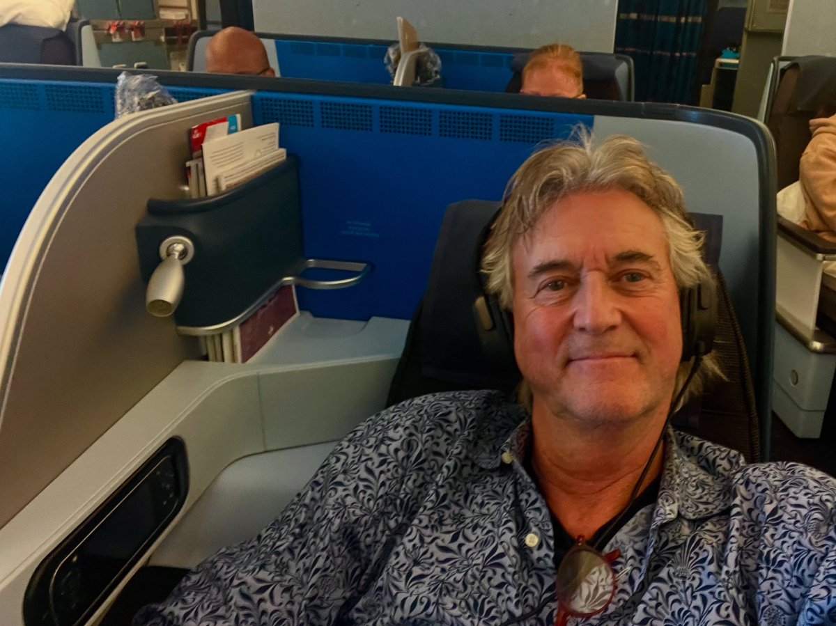 On my way home after this exciting and exhausting Tokyo Adventure! 👍✈️🇯🇵🇺🇸🎵🎻🪉🙏