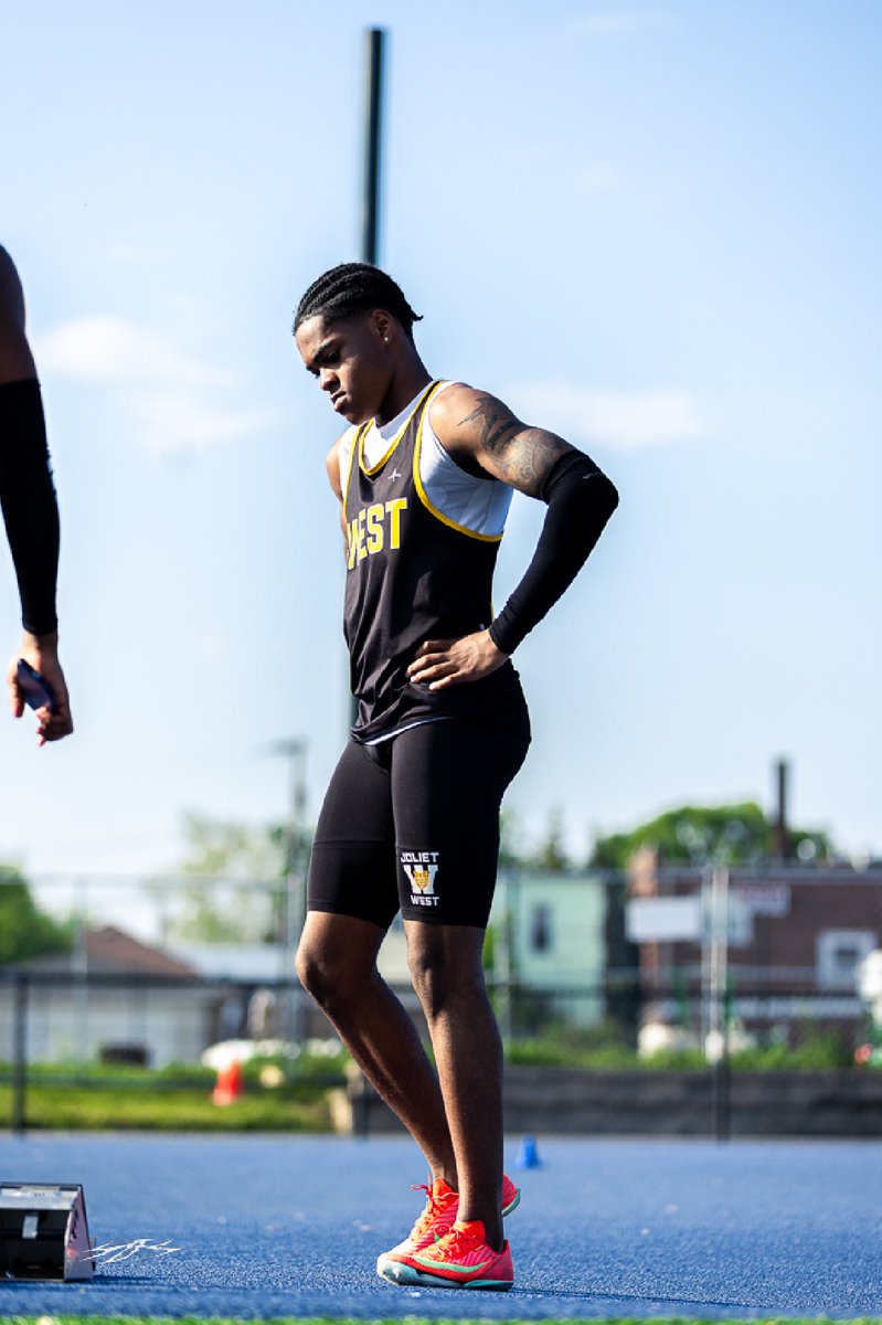 Jr season Pr’s:
100m: 11.04
200m: 23.09
400m split: 53.1