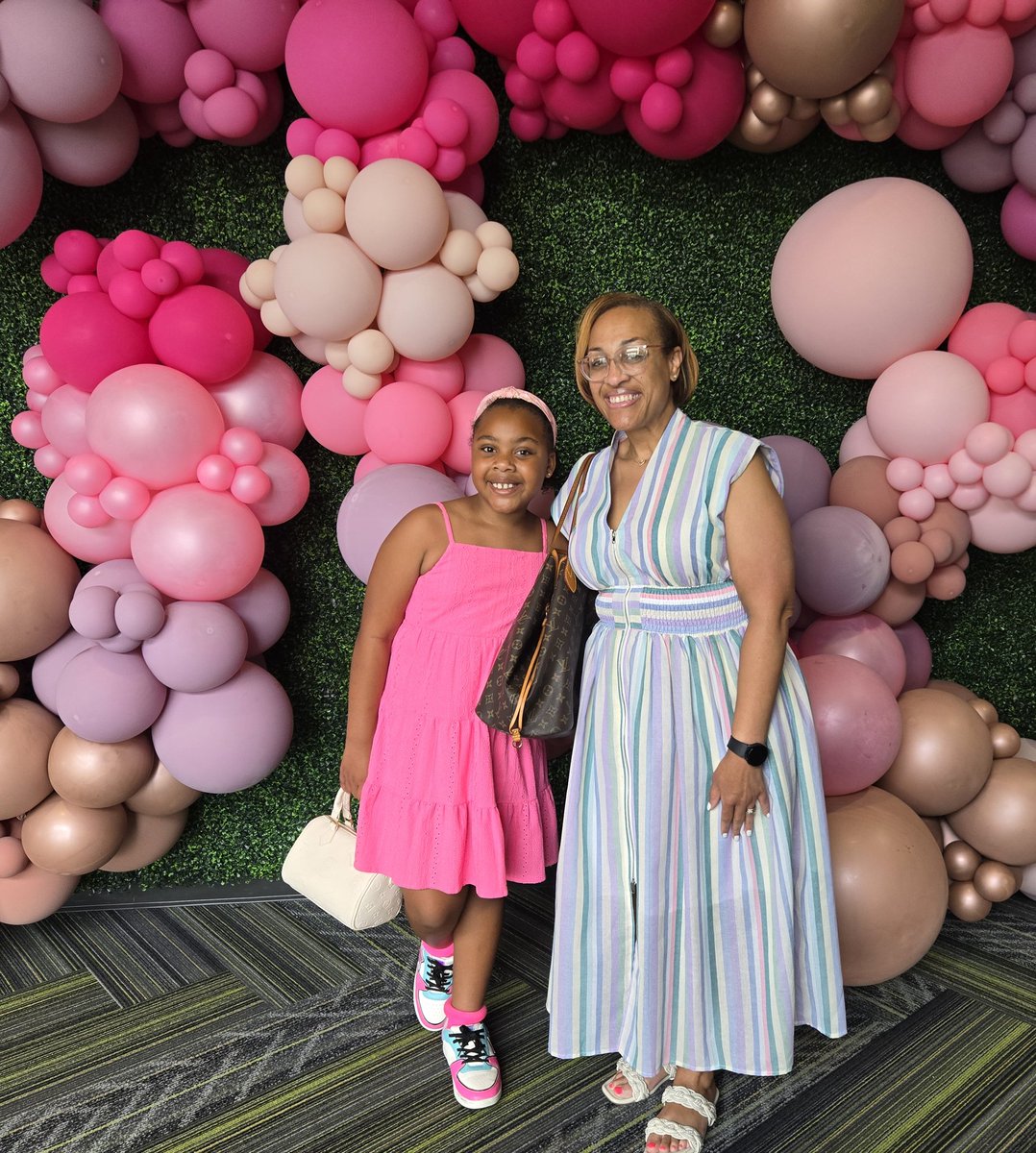 SNikkiVaughan's tweet photo. Slow down... 4th grade, here comes my baby girl princess😭 #FallbrookChurch
We love our church! https://t.co/FtzcbPUwqQ