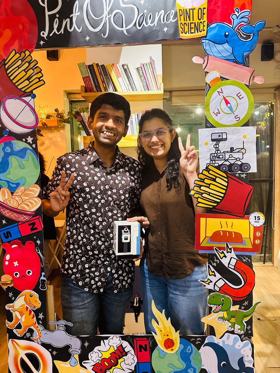 KamatLab_IISER's tweet image. Yesterday, @aakash0308 & @the_dope_drug from our lab @IISERPune gave a joint fantastic public science talk on the enigma around fats & its role in humans at a @pintofscience @pintsworld event in the Orange Book cafe, Aundh.